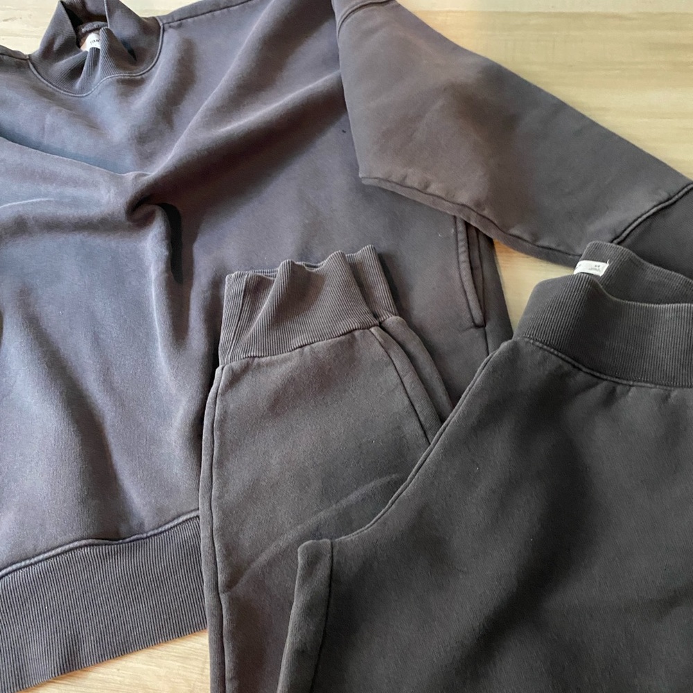 Aritzia - TNA Sweatsuit set